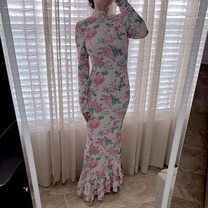 White floral mermaid style long sleeve maxi dress